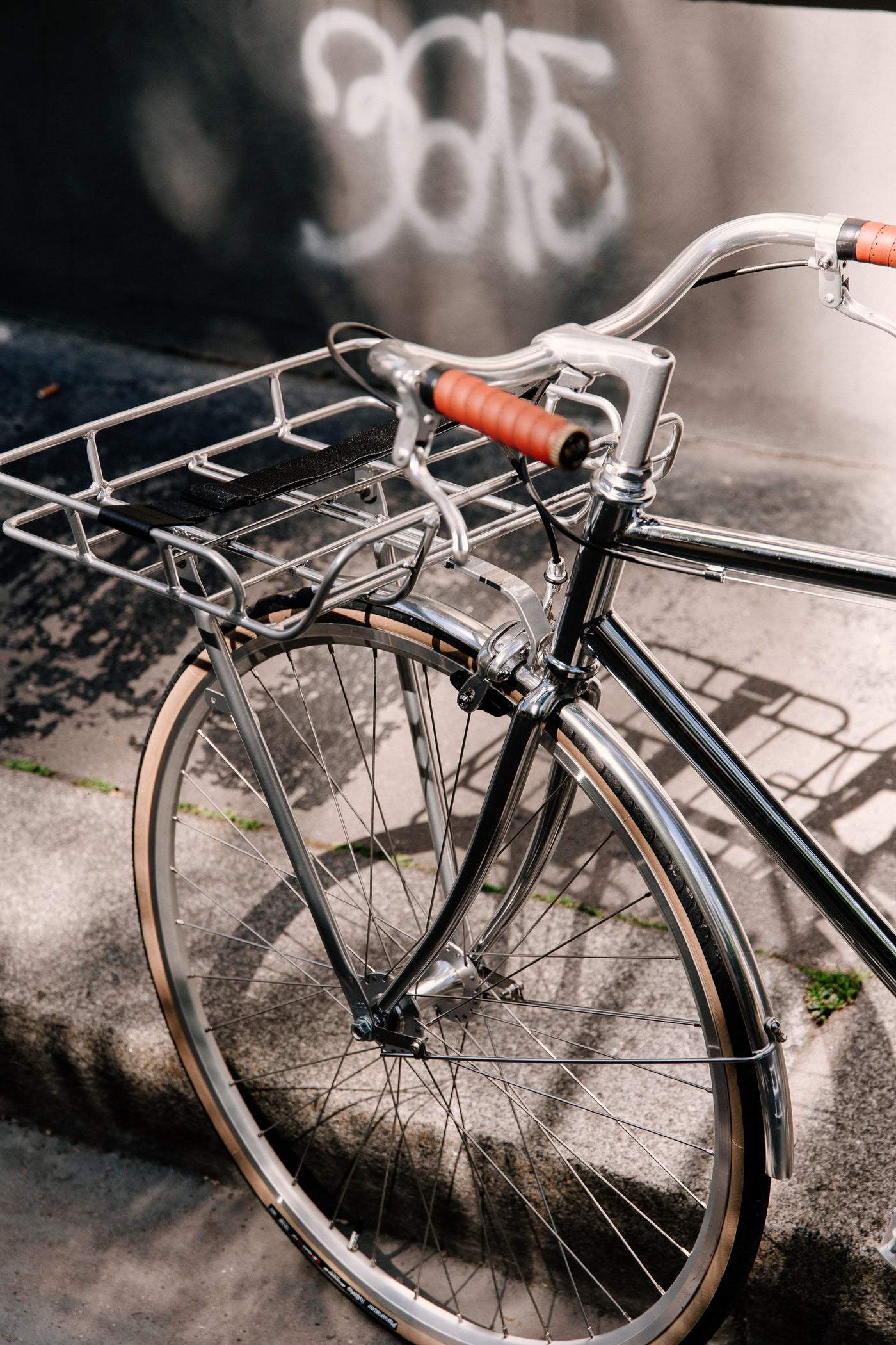 Basil Front Carrier Silver – Jitensha - Main Image